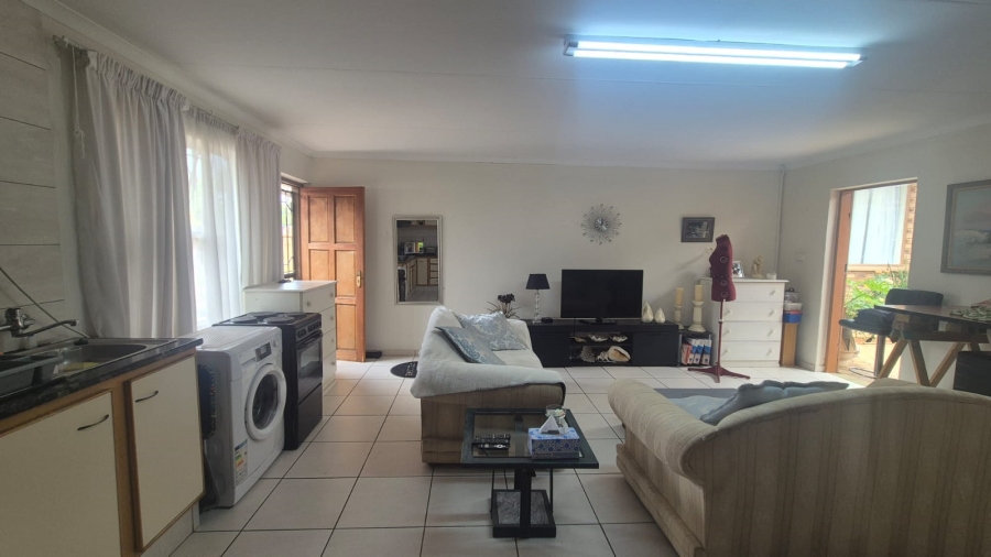 4 Bedroom Property for Sale in Helderkruin Gauteng