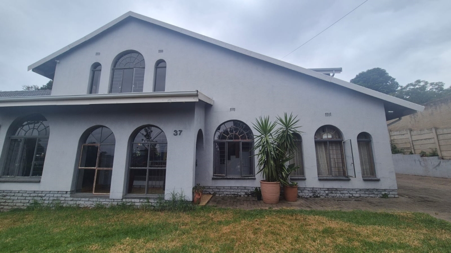 4 Bedroom Property for Sale in Helderkruin Gauteng