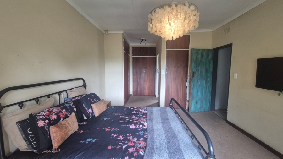 4 Bedroom Property for Sale in Helderkruin Gauteng