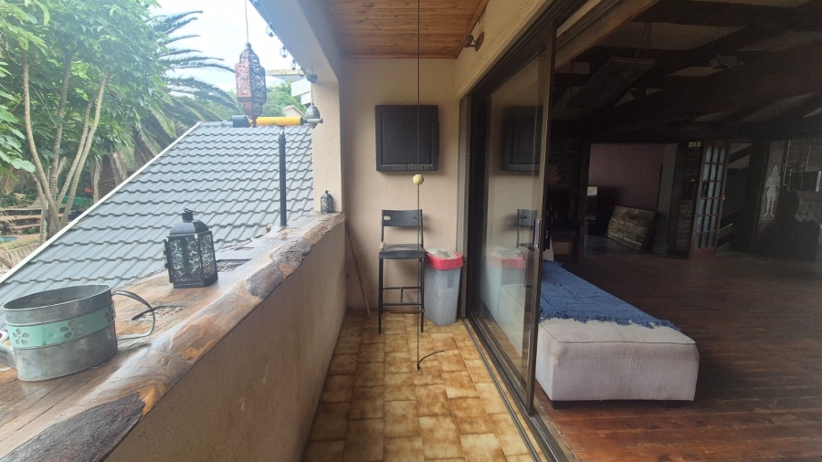 4 Bedroom Property for Sale in Helderkruin Gauteng