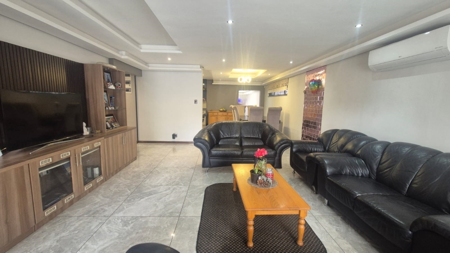 7 Bedroom Property for Sale in Horison Gauteng