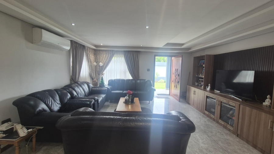 7 Bedroom Property for Sale in Horison Gauteng