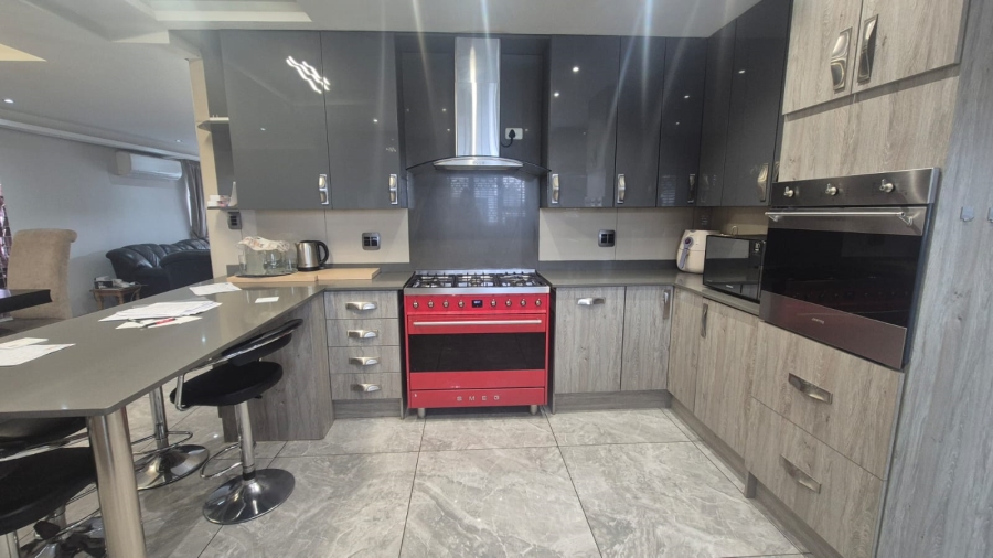 7 Bedroom Property for Sale in Horison Gauteng