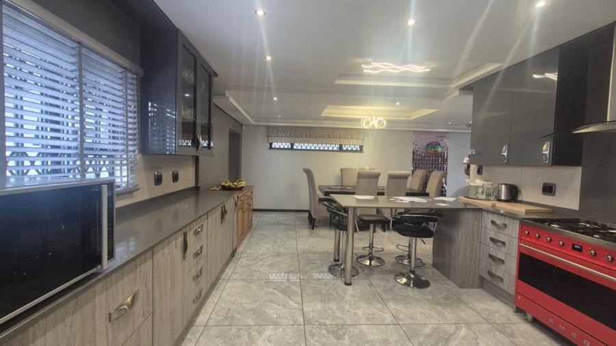 7 Bedroom Property for Sale in Horison Gauteng