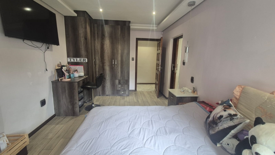 7 Bedroom Property for Sale in Horison Gauteng