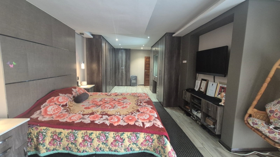 7 Bedroom Property for Sale in Horison Gauteng