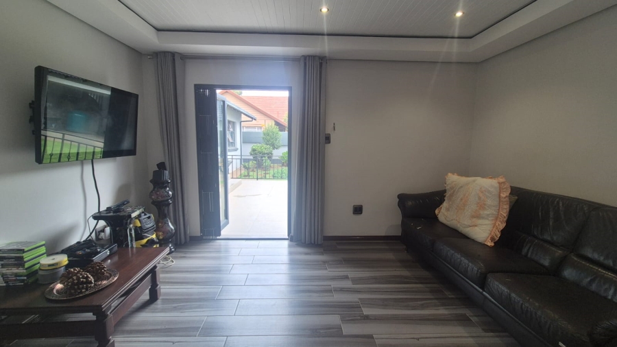 7 Bedroom Property for Sale in Horison Gauteng