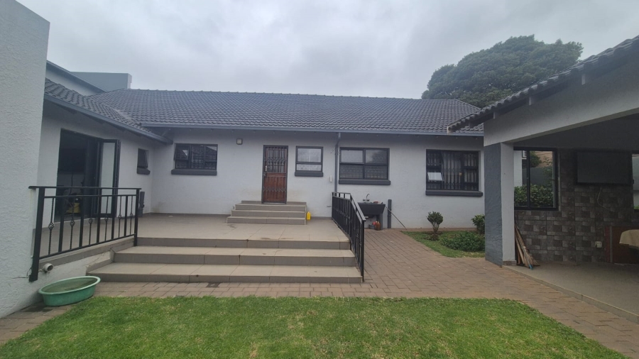 7 Bedroom Property for Sale in Horison Gauteng