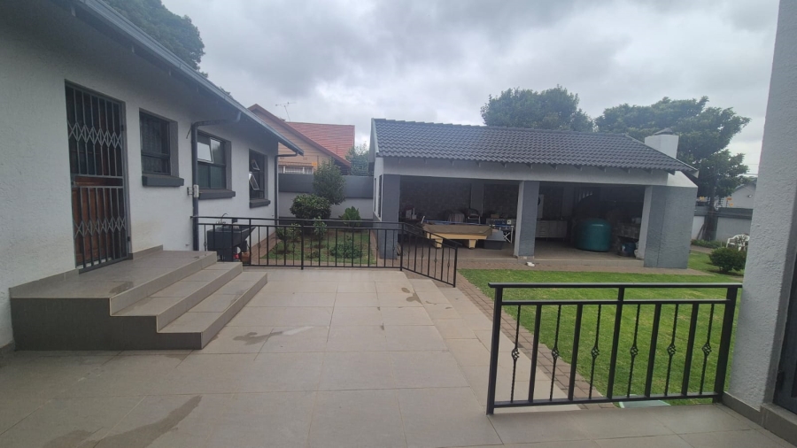 7 Bedroom Property for Sale in Horison Gauteng
