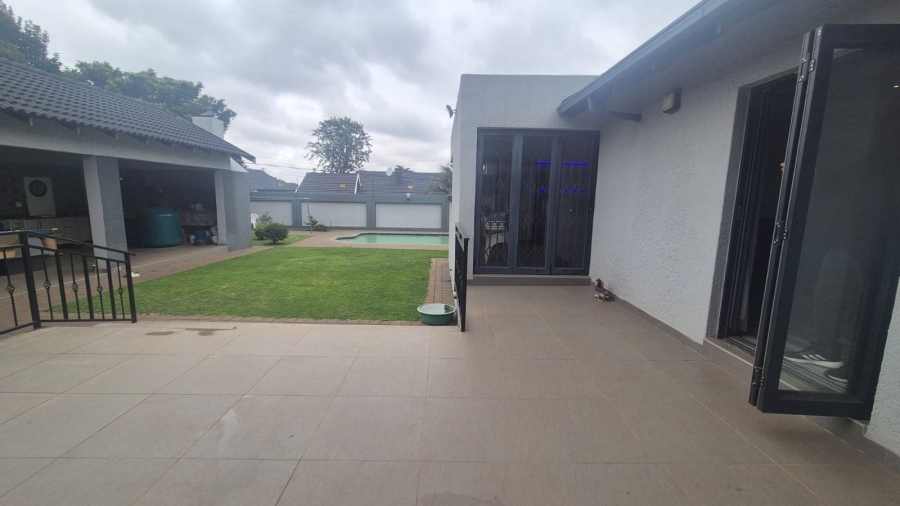 7 Bedroom Property for Sale in Horison Gauteng