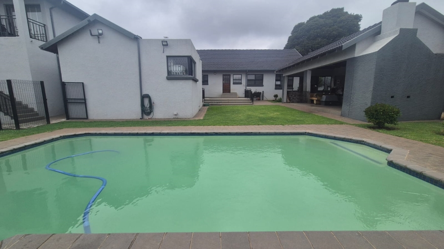 7 Bedroom Property for Sale in Horison Gauteng