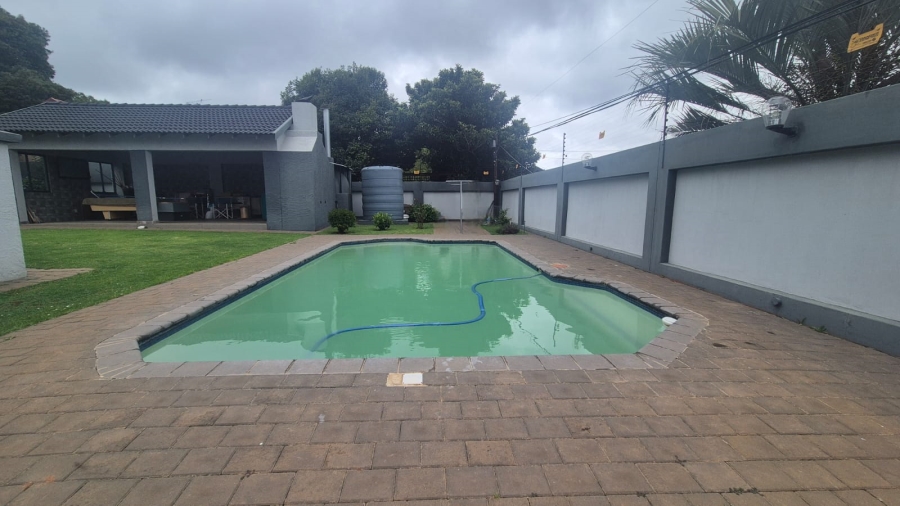 7 Bedroom Property for Sale in Horison Gauteng