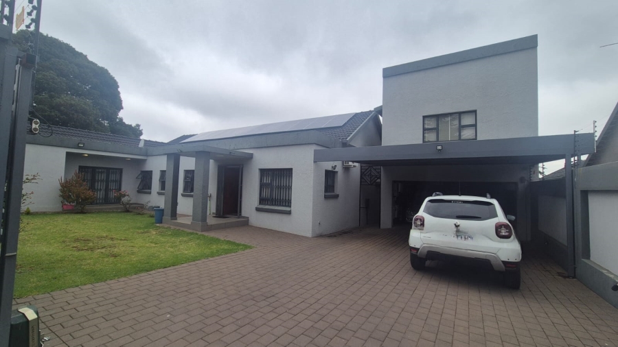 7 Bedroom Property for Sale in Horison Gauteng
