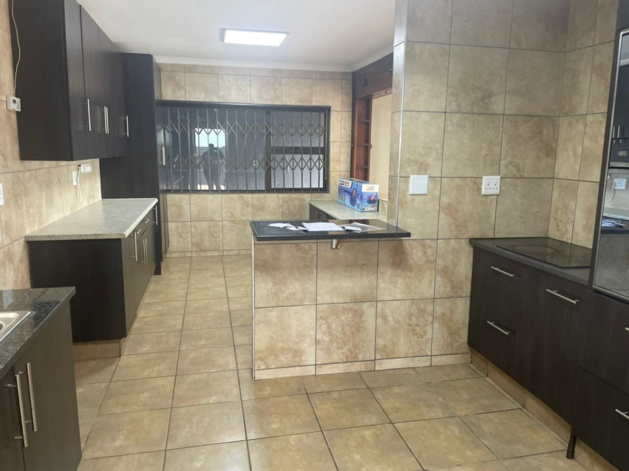 6 Bedroom Property for Sale in Krugersdorp West Gauteng