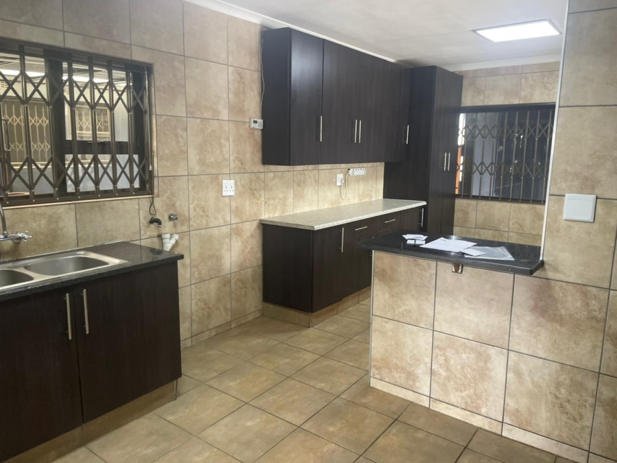 6 Bedroom Property for Sale in Krugersdorp West Gauteng