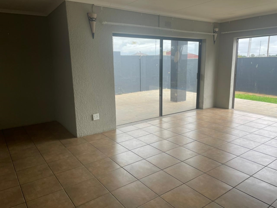 6 Bedroom Property for Sale in Krugersdorp West Gauteng