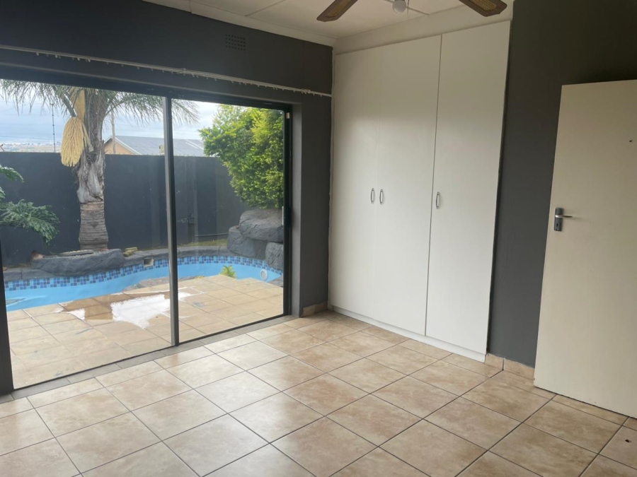 6 Bedroom Property for Sale in Krugersdorp West Gauteng