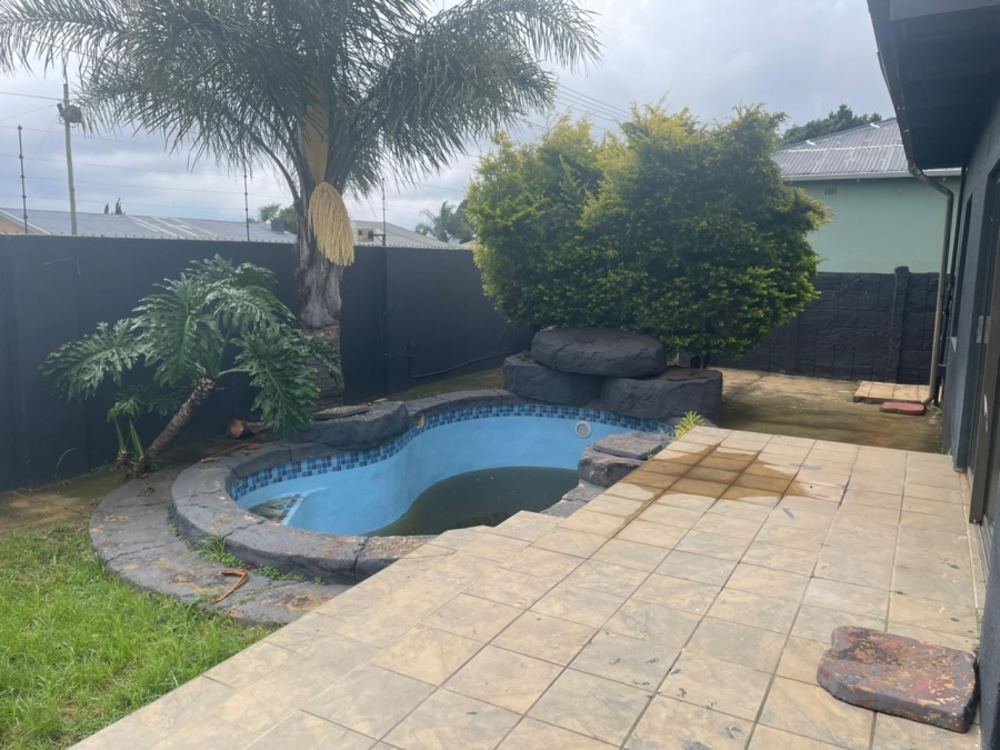 6 Bedroom Property for Sale in Krugersdorp West Gauteng