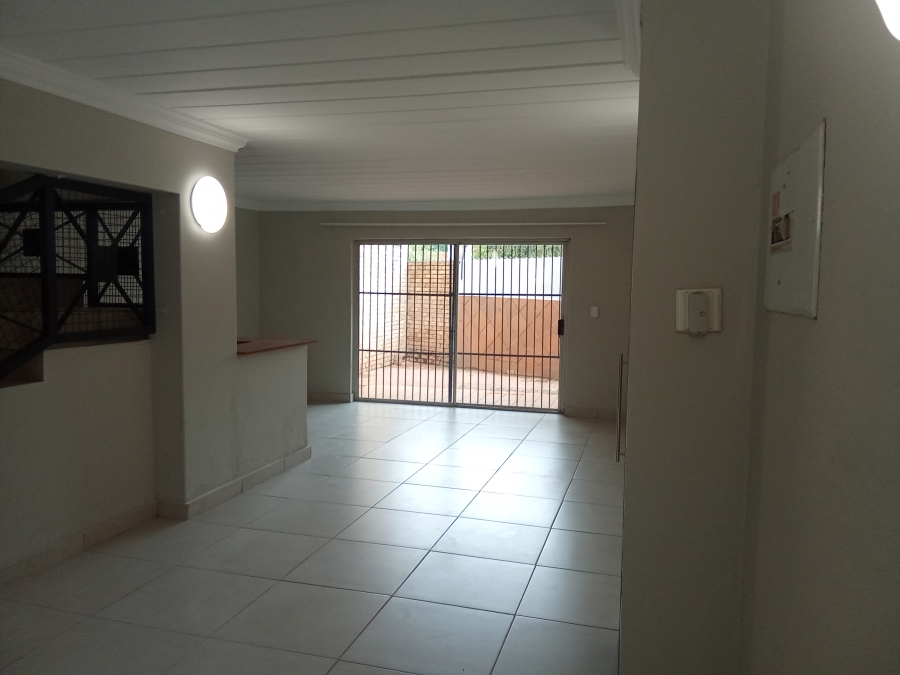 3 Bedroom Property for Sale in Roodekrans Gauteng