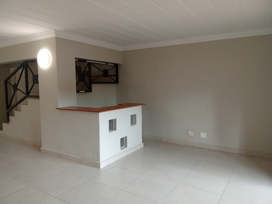 3 Bedroom Property for Sale in Roodekrans Gauteng