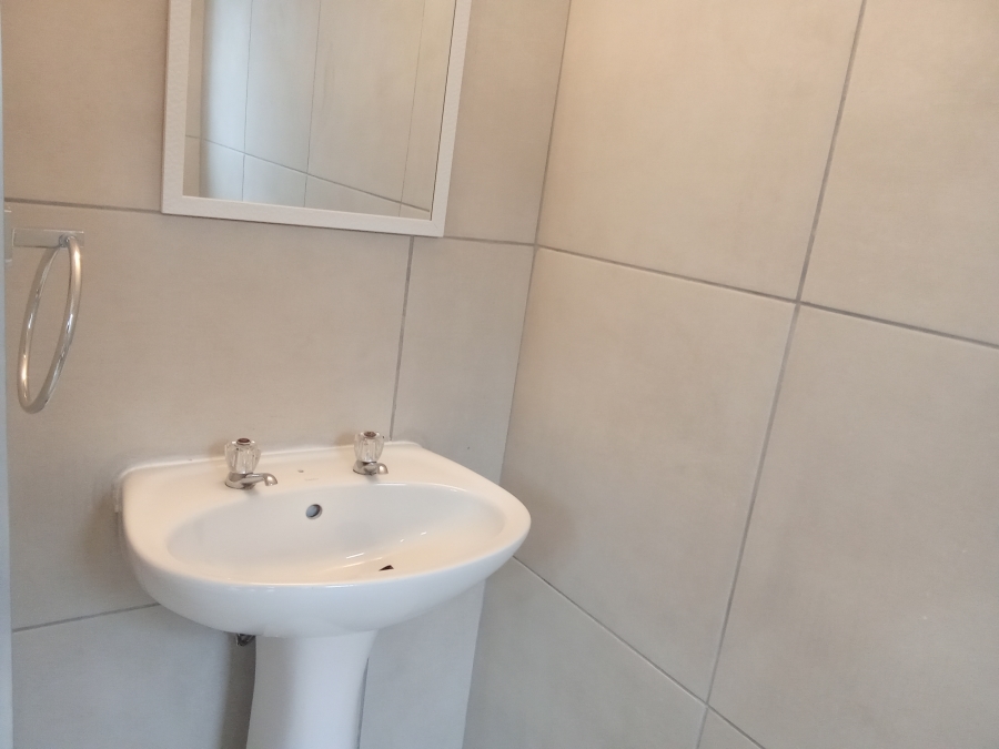 3 Bedroom Property for Sale in Roodekrans Gauteng