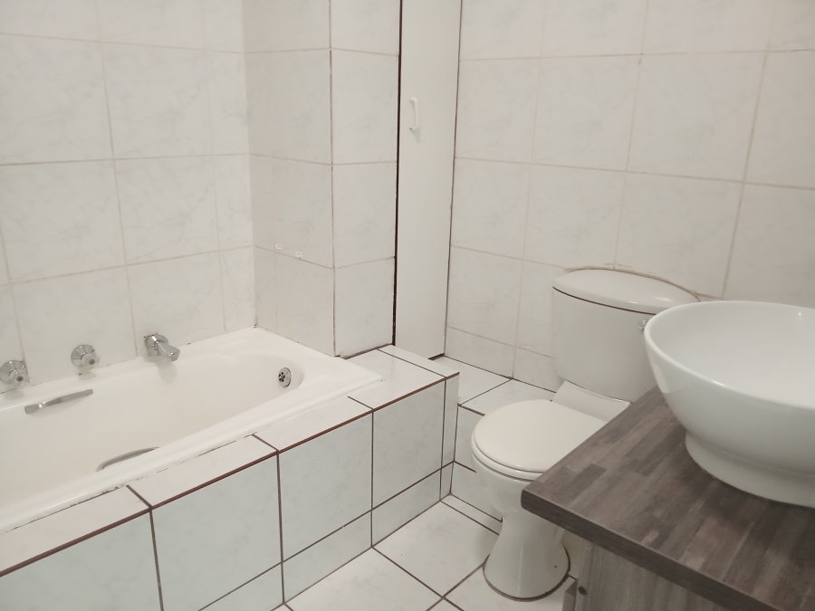 3 Bedroom Property for Sale in Roodekrans Gauteng