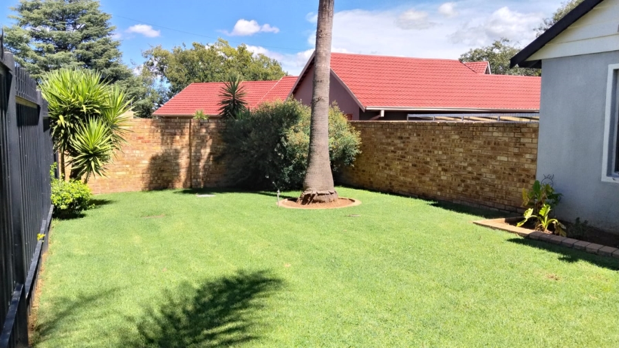 5 Bedroom Property for Sale in Greenhills Gauteng