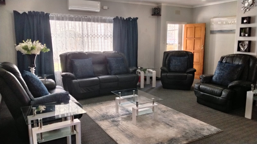 5 Bedroom Property for Sale in Greenhills Gauteng