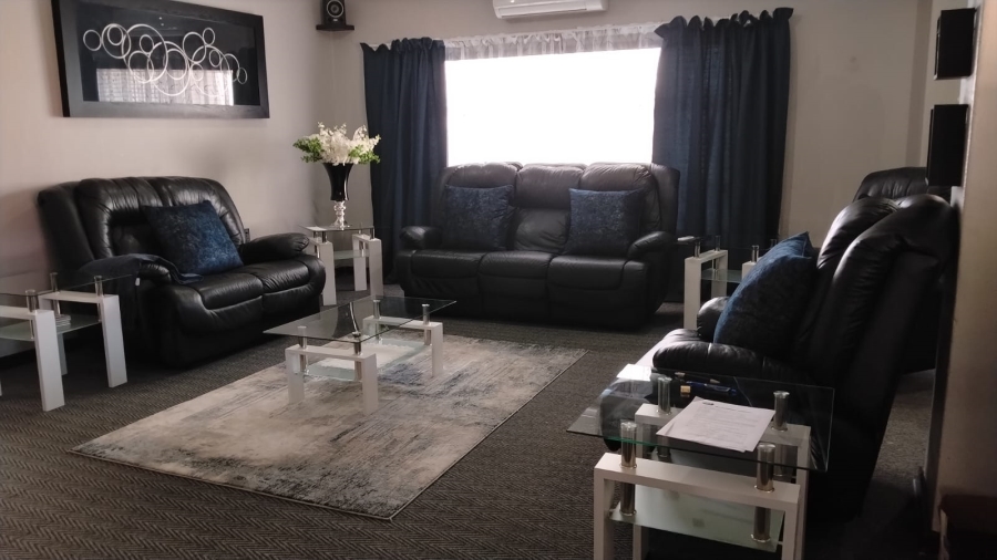 5 Bedroom Property for Sale in Greenhills Gauteng