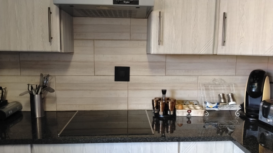 5 Bedroom Property for Sale in Greenhills Gauteng