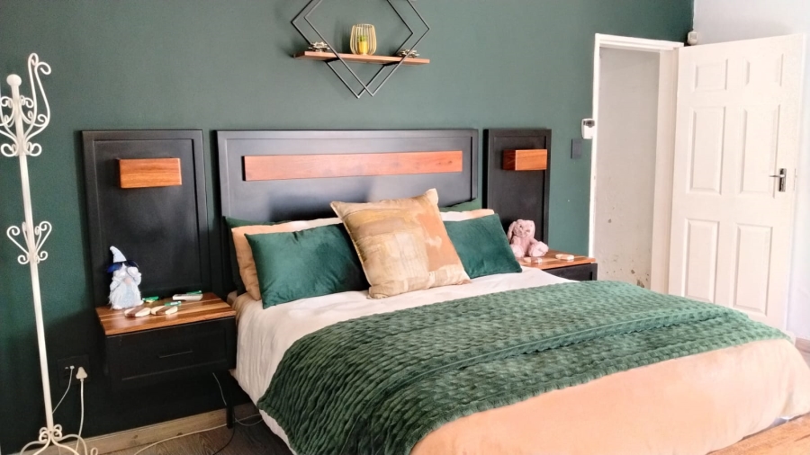 5 Bedroom Property for Sale in Greenhills Gauteng