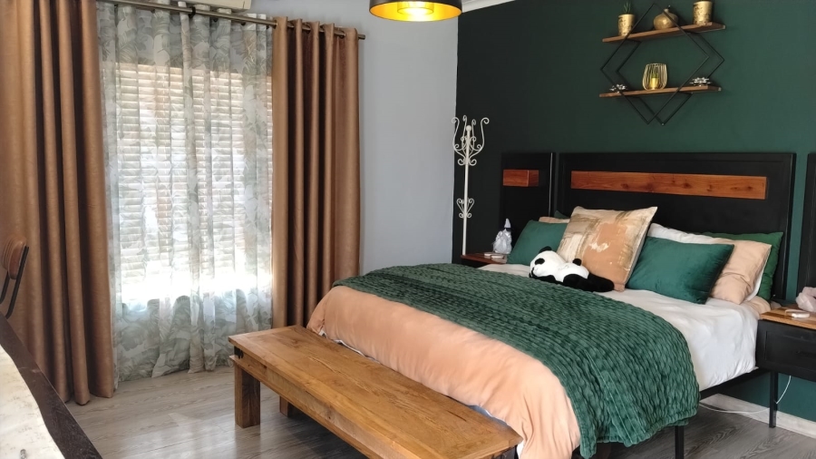 5 Bedroom Property for Sale in Greenhills Gauteng