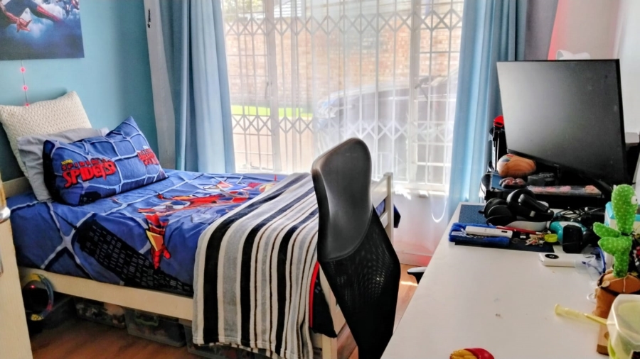 5 Bedroom Property for Sale in Greenhills Gauteng