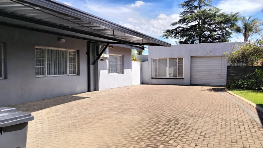 5 Bedroom Property for Sale in Greenhills Gauteng