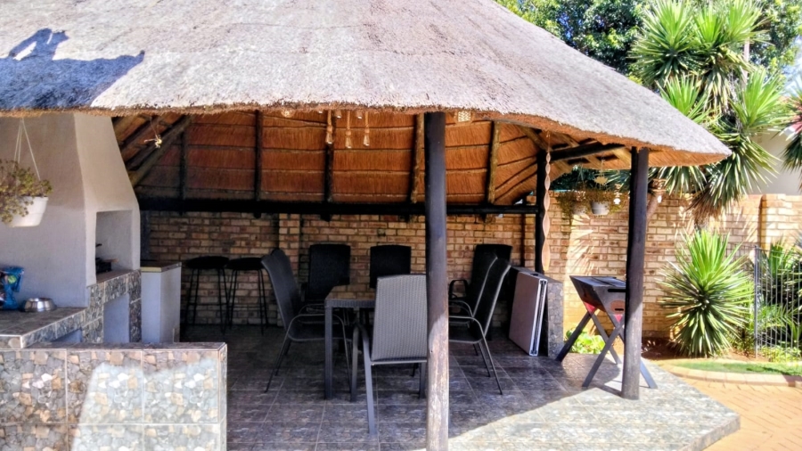5 Bedroom Property for Sale in Greenhills Gauteng
