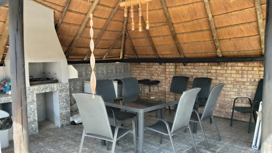 5 Bedroom Property for Sale in Greenhills Gauteng