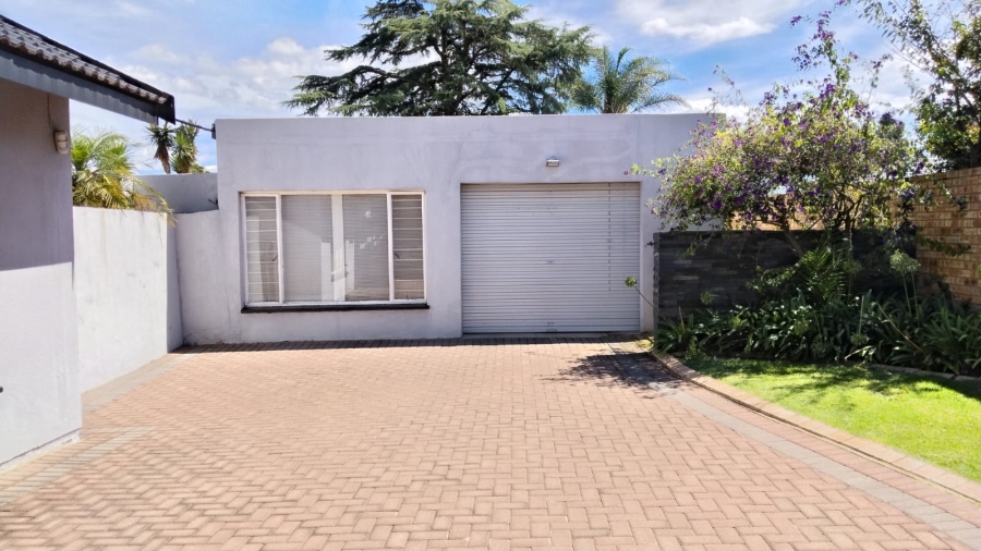 5 Bedroom Property for Sale in Greenhills Gauteng