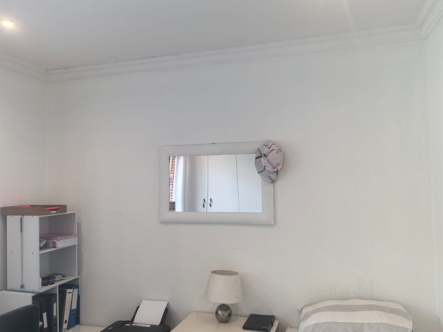 2 Bedroom Property for Sale in Willowbrook Gauteng