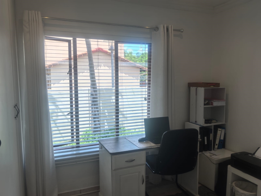 2 Bedroom Property for Sale in Willowbrook Gauteng