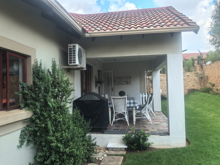 2 Bedroom Property for Sale in Willowbrook Gauteng