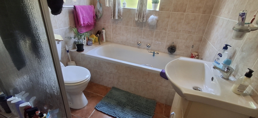 3 Bedroom Property for Sale in Radiokop Gauteng