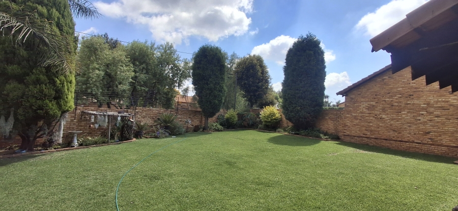 3 Bedroom Property for Sale in Radiokop Gauteng