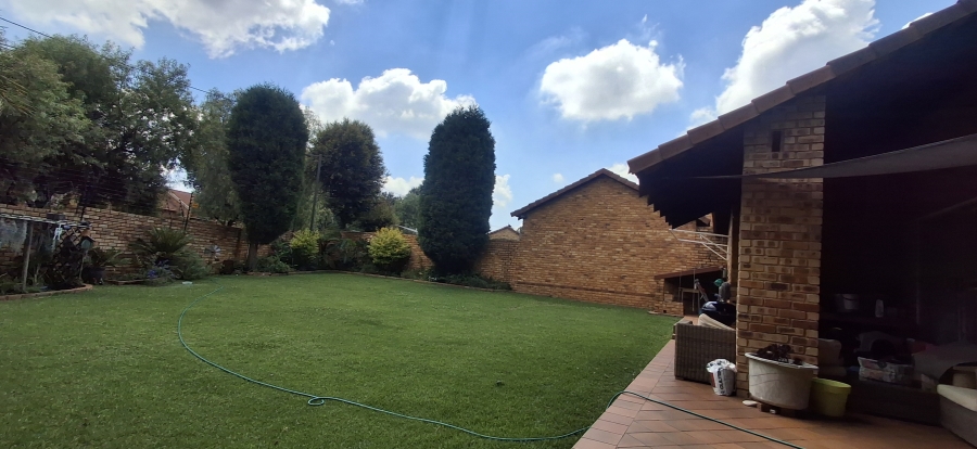 3 Bedroom Property for Sale in Radiokop Gauteng