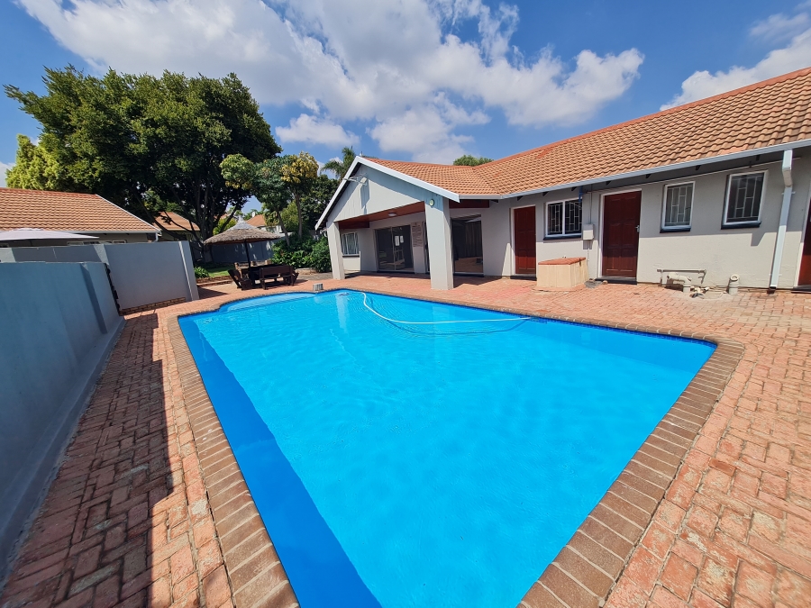 3 Bedroom Property for Sale in Northwold Gauteng
