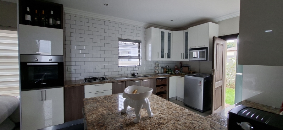 3 Bedroom Property for Sale in Wildtuinpark Gauteng