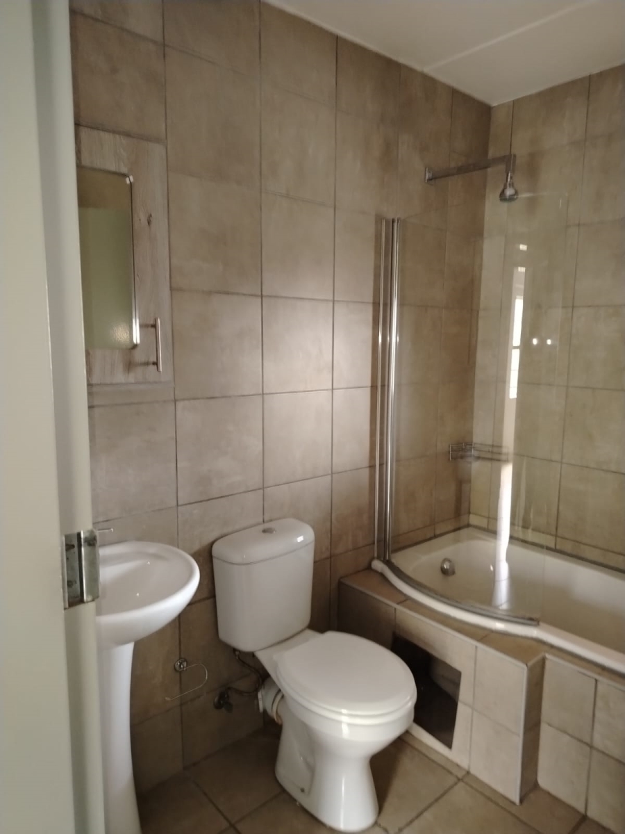 2 Bedroom Property for Sale in Montana Tuine Gauteng