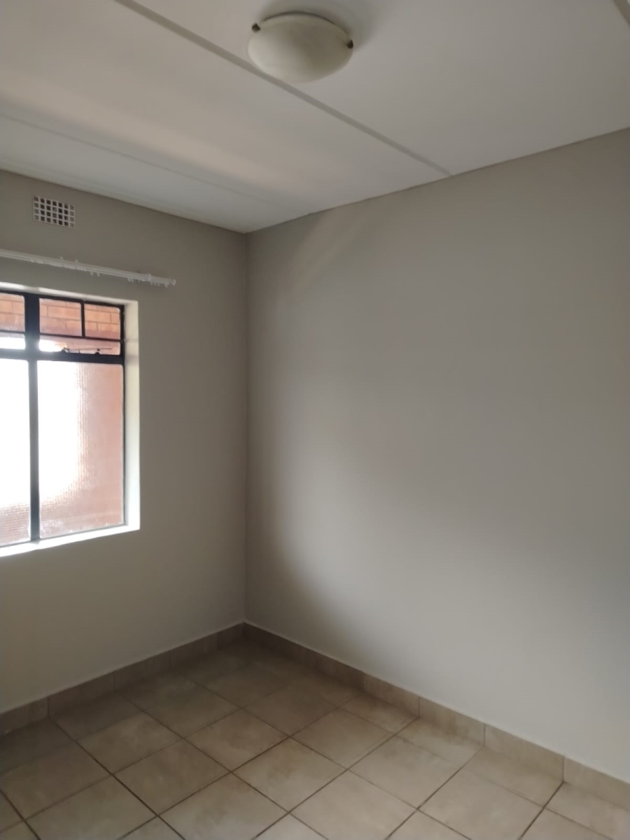 2 Bedroom Property for Sale in Montana Tuine Gauteng