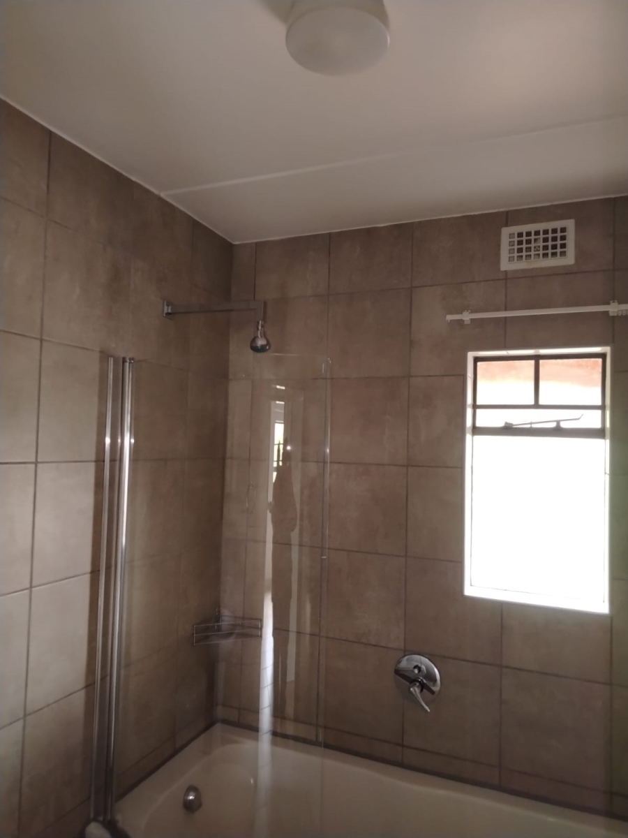 2 Bedroom Property for Sale in Montana Tuine Gauteng