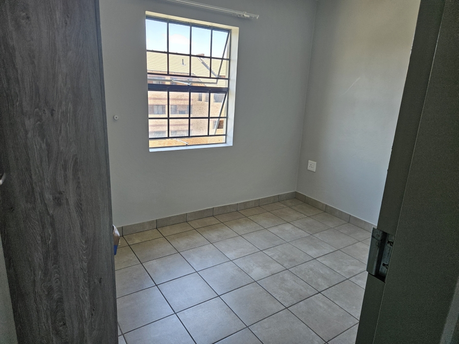 2 Bedroom Property for Sale in Montana Tuine Gauteng