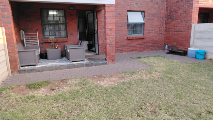 2 Bedroom Property for Sale in Montana Tuine Gauteng